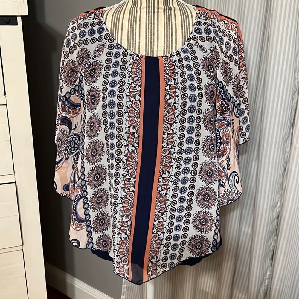 AB studio. Size small. Blue/pink top
